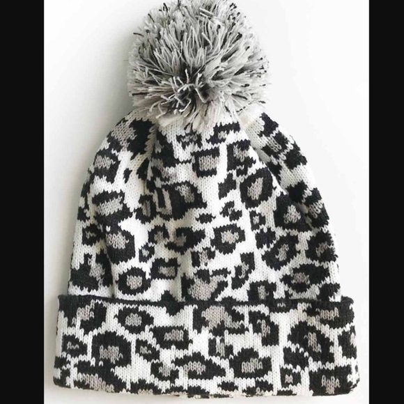 Accessories - BACK IN STOCK Ladies Leopard Pom Beanie Winter Hat